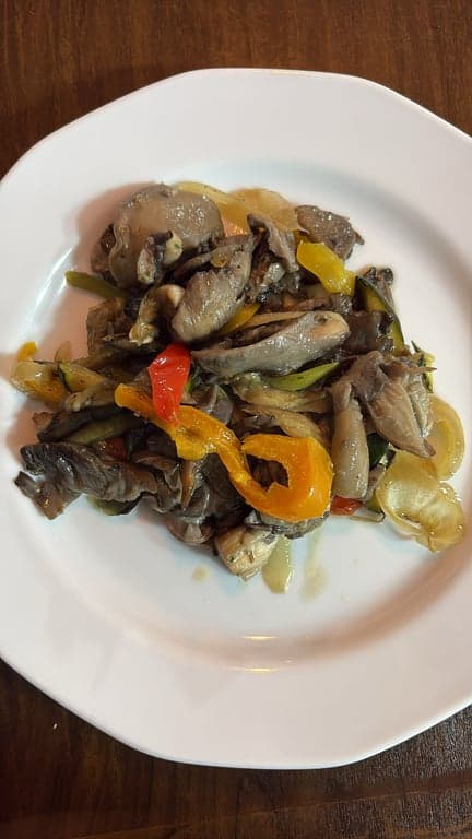 Setas al ajillo con verduras